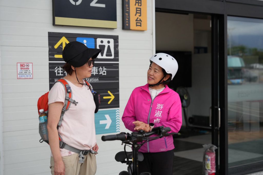 基層搏感情　長輩疼惜如鄰家女兒插图5